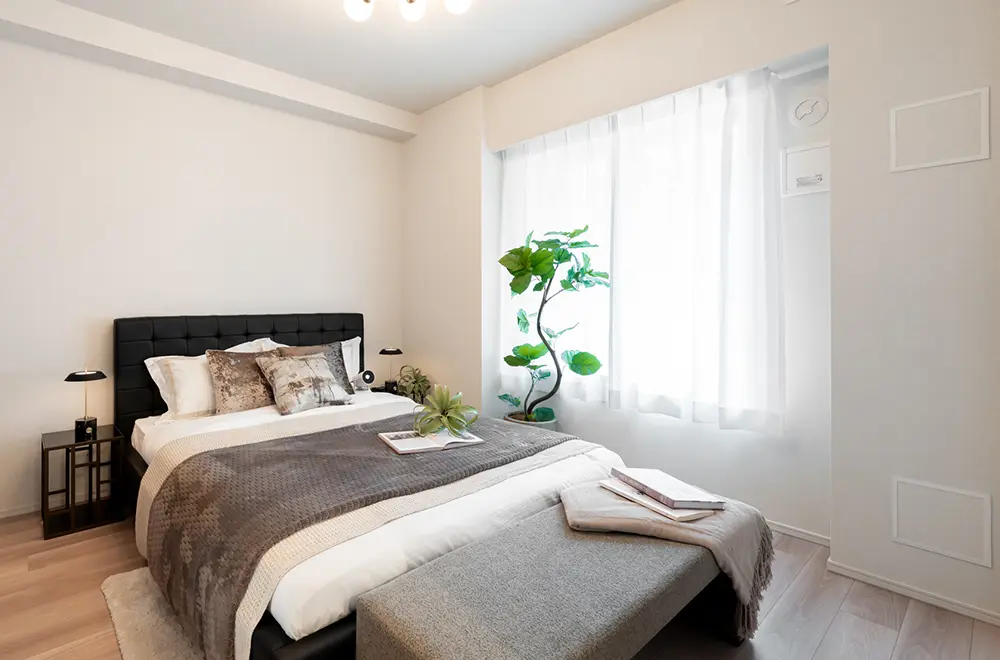 MASTER BEDROOM